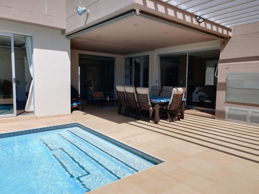 To Let 5 Bedroom Property for Rent in La Concorde Western Cape